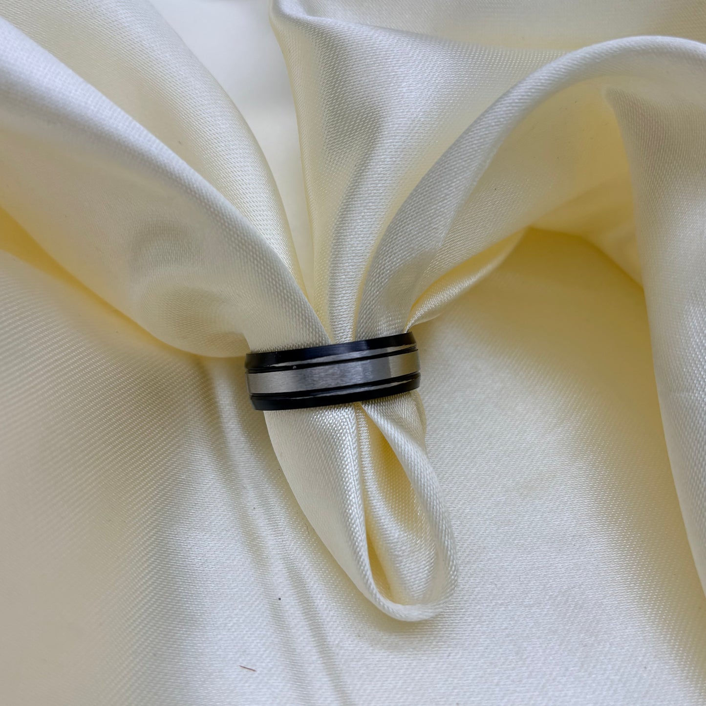 ANILLO NEGRO