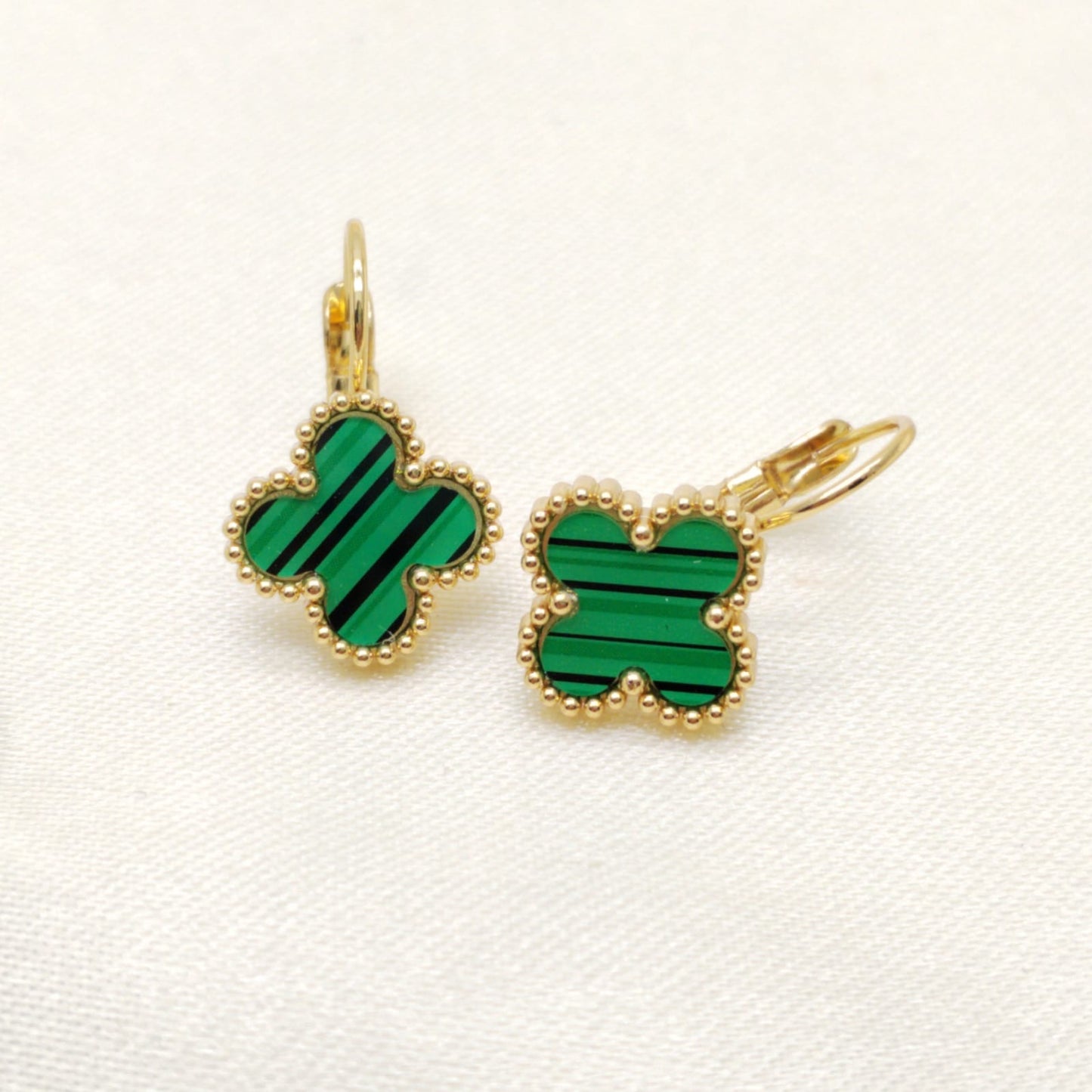 ARETE AZA DORADO