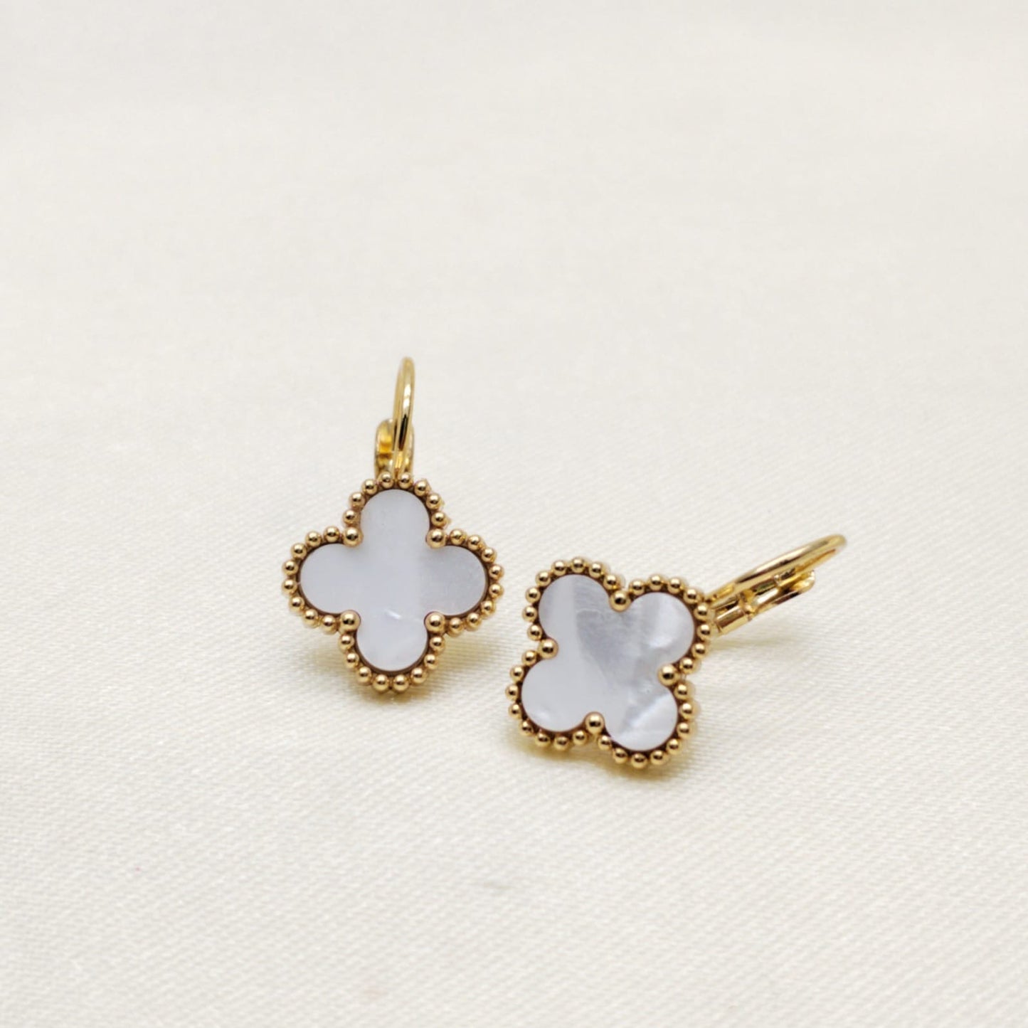 ARETE AZA DORADO