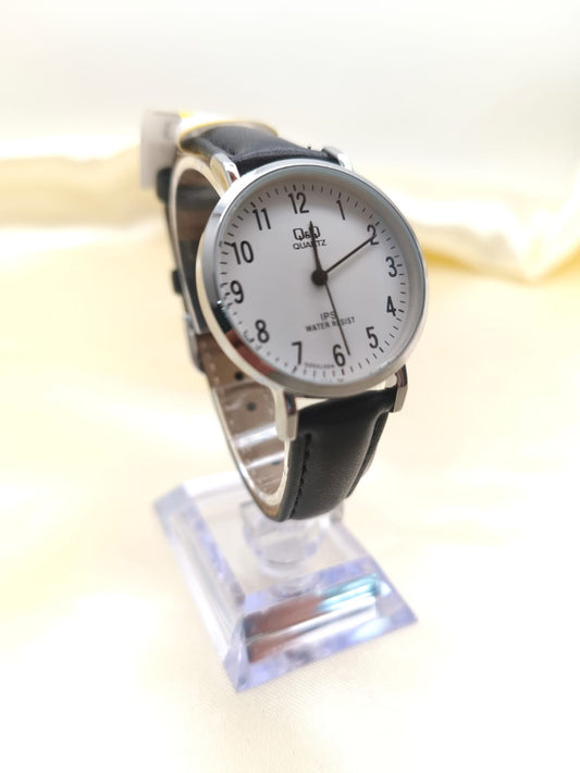 RELOJ QYQ CUERO